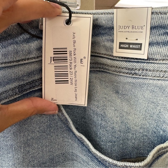 NEW Judy Blue Retro Wide Leg Jean Plus Size 24W Light Wash Tummy Control Stretch - Picture 6 of 11